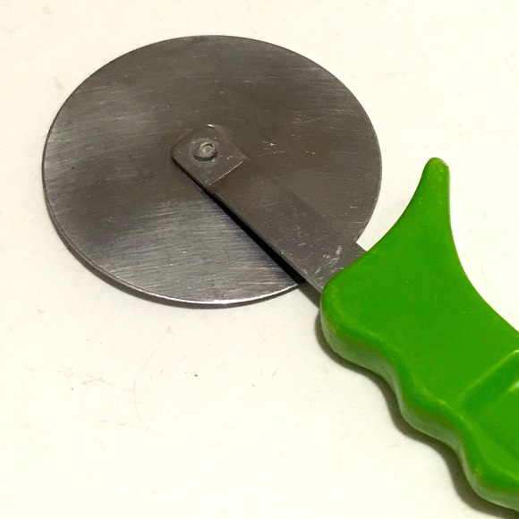Vintage Travco Pizza Slicer - Picture 5 of 6
